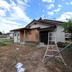 敷地内（古家、物置）